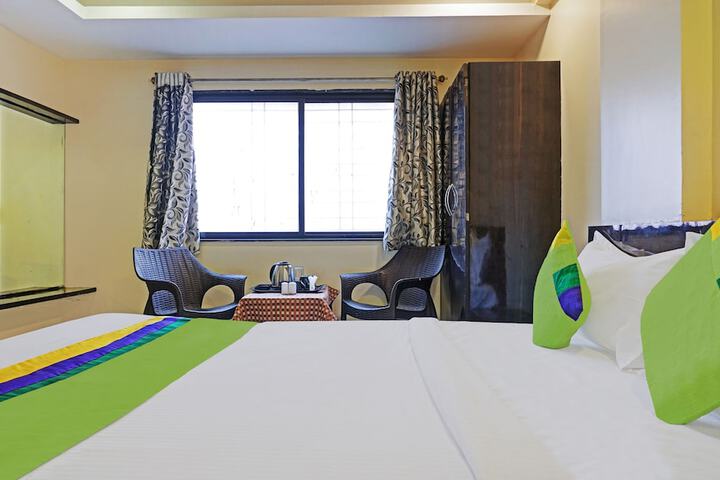 Room 12 of 36