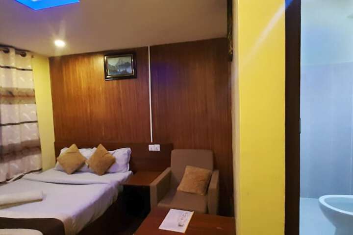 Room 74 of 122