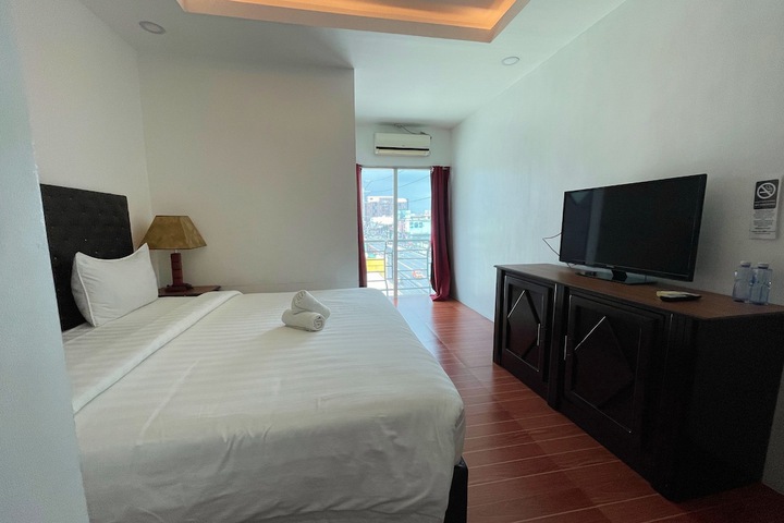 Room 32 of 79