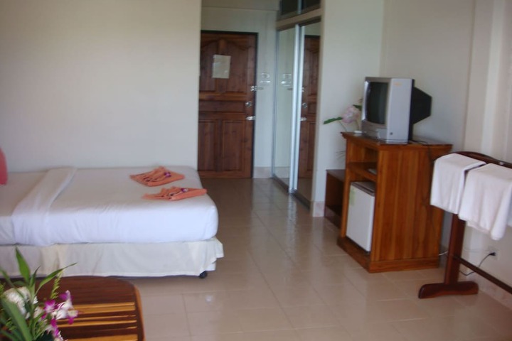 Room 4 of 75