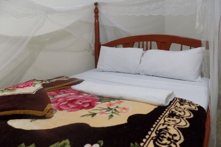 Room 2 of 7