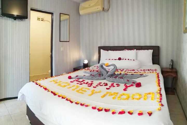 Room 19 of 34