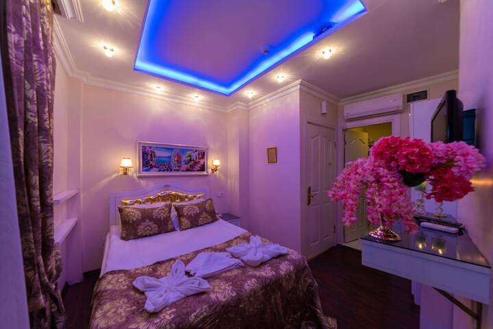 Room 10 of 65