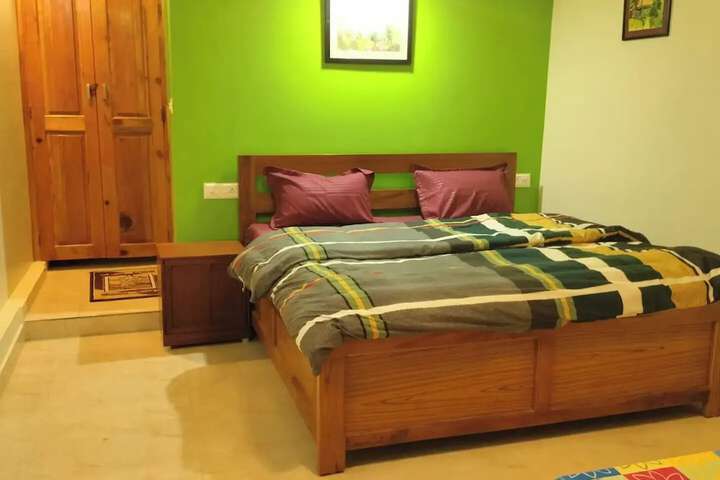 Room 10 of 19