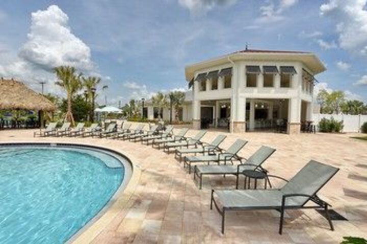 Pool 20 of 27