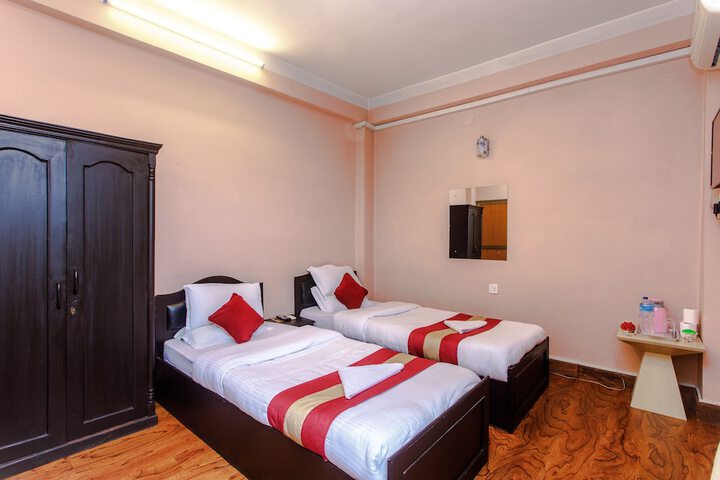 Room 27 of 161