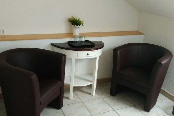 Room 10 of 21