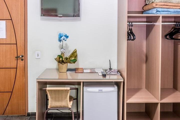 Room 17 of 32