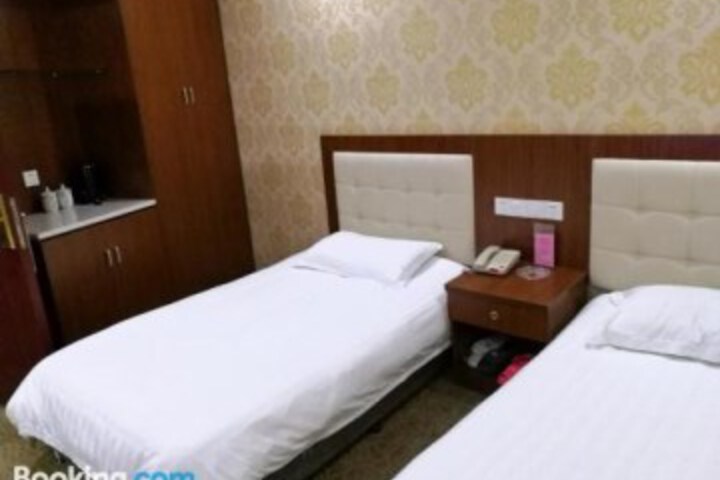 Gloria Plaza Hotel Hangtou