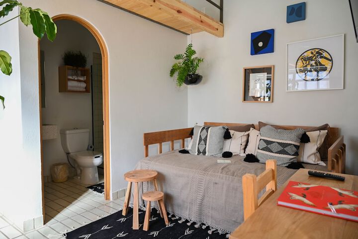 Room 2 of 48