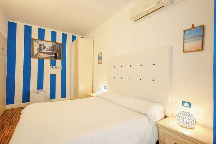 Room 12 of 42