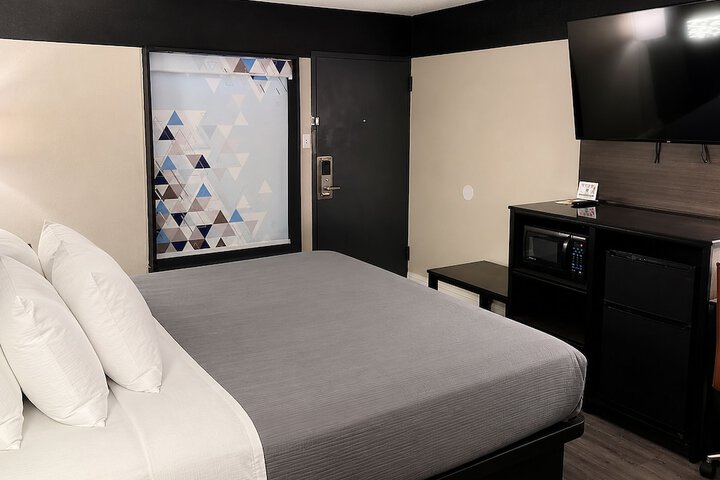 Room 15 of 48