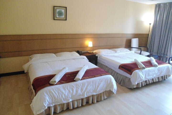 Room 14 of 32
