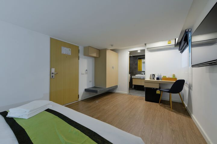 Room 12 of 36