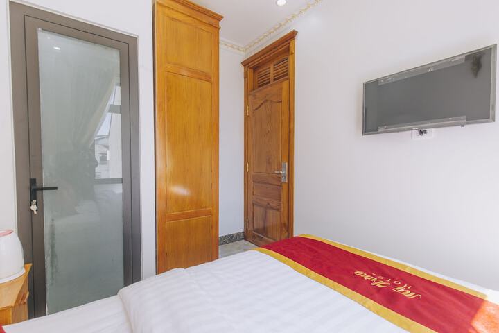Room 5 of 31