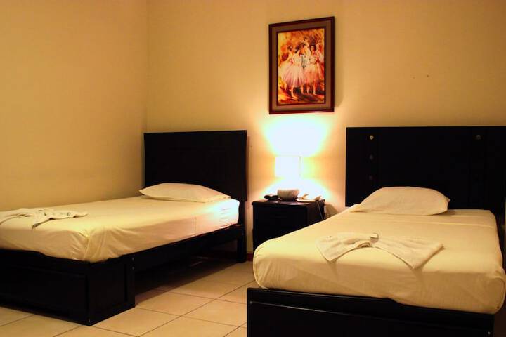 Room 8 of 30