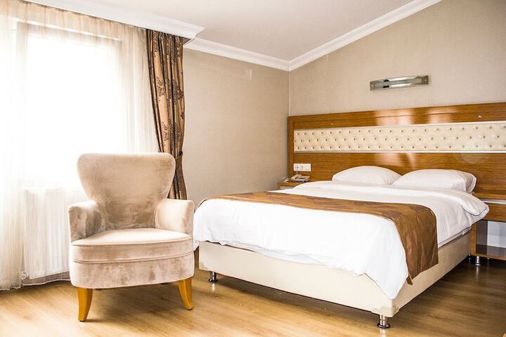 Room 6 of 36