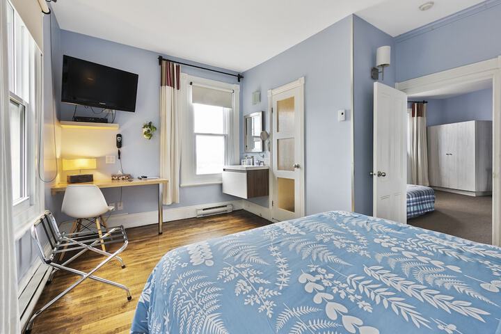 Room 21 of 49
