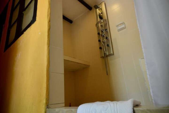 Room 71 of 99