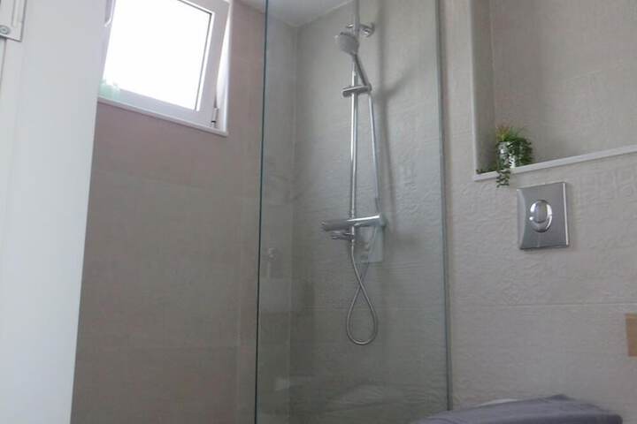 Room 42 of 69