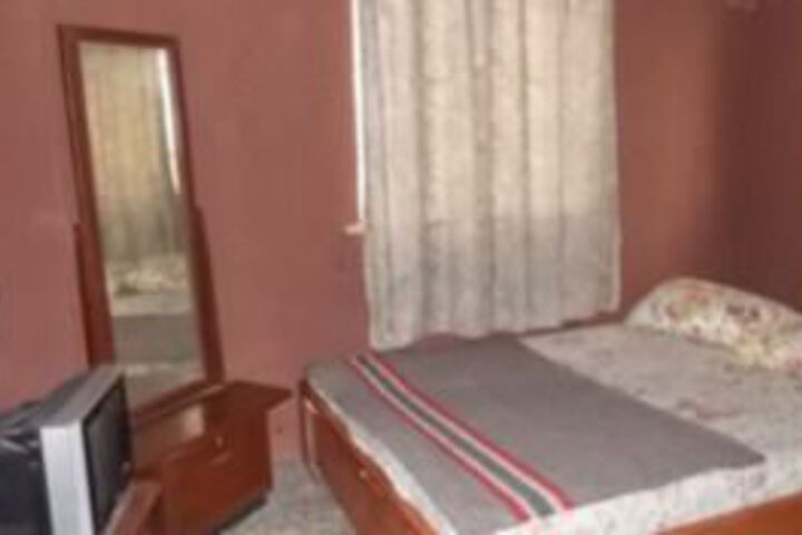 Room 2 of 6