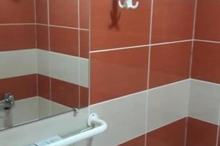Room 32 of 64