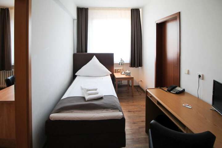 Room 8 of 59