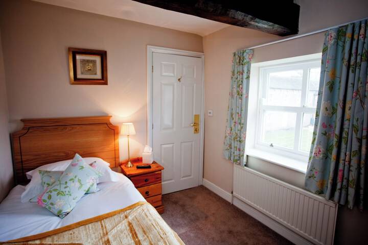 Room 14 of 68