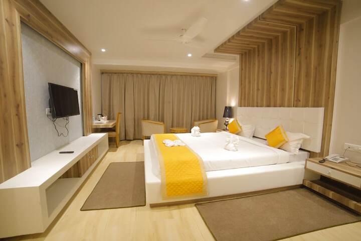 Room 10 of 36