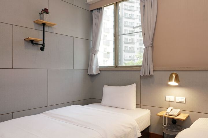 Room 89 of 232