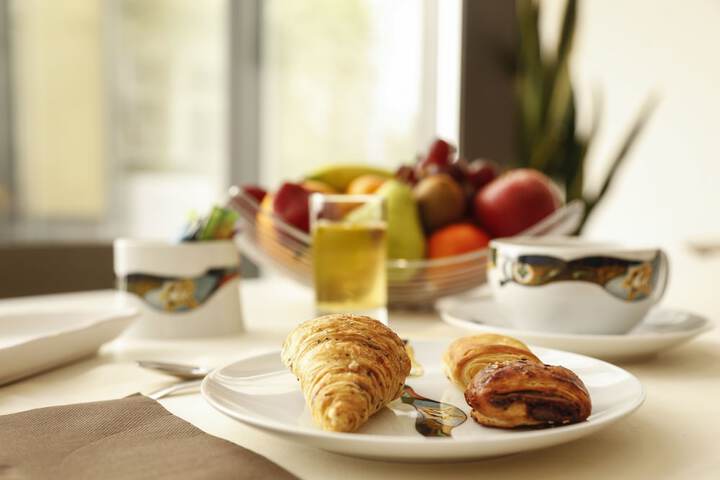 Breakfast/Coffee Service 47 of 61