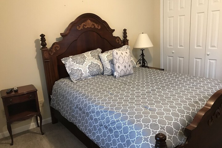Room 73 of 400