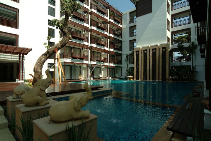 Pools & Facilities