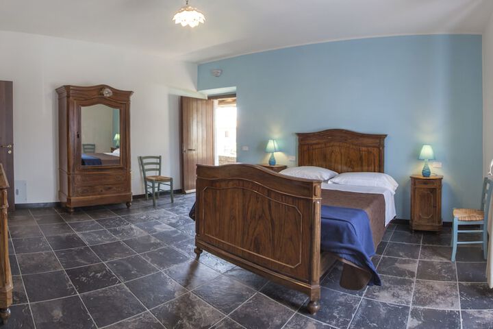 Room 3 of 25