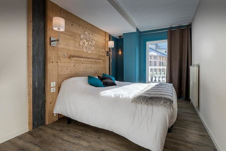 Room 15 of 65