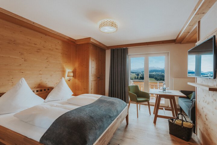 Room 9 of 75