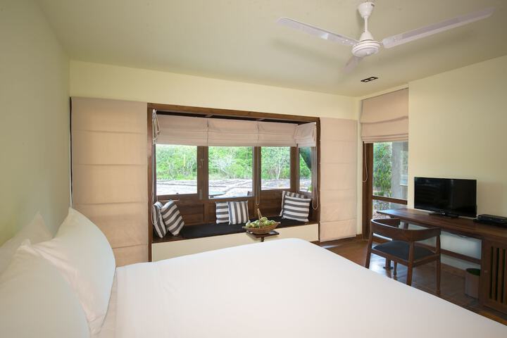 Room 7 of 49