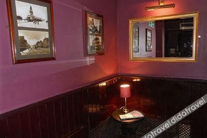 Cross Arms Hotel