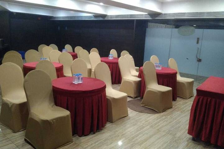 Ballroom/Hall 30 of 36