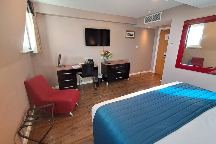 Room 70 of 182