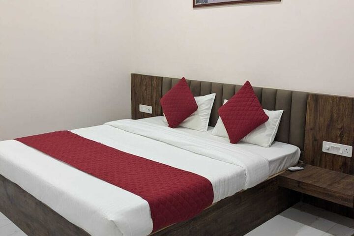 Hotel Dhruvnanda Palace Khategaon
