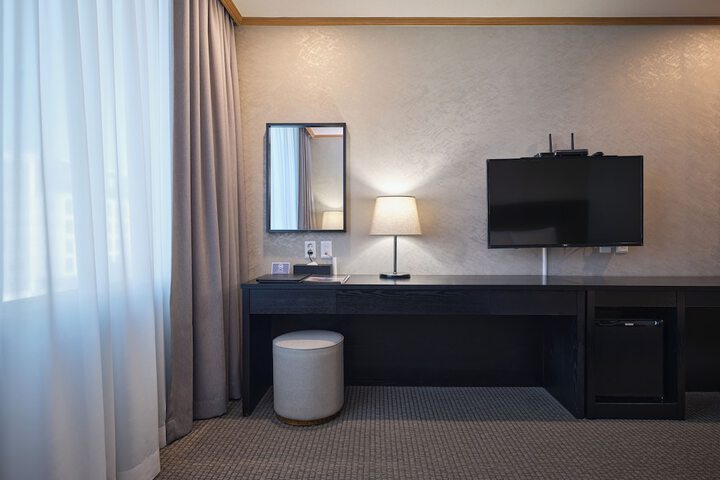 Room 9 of 48