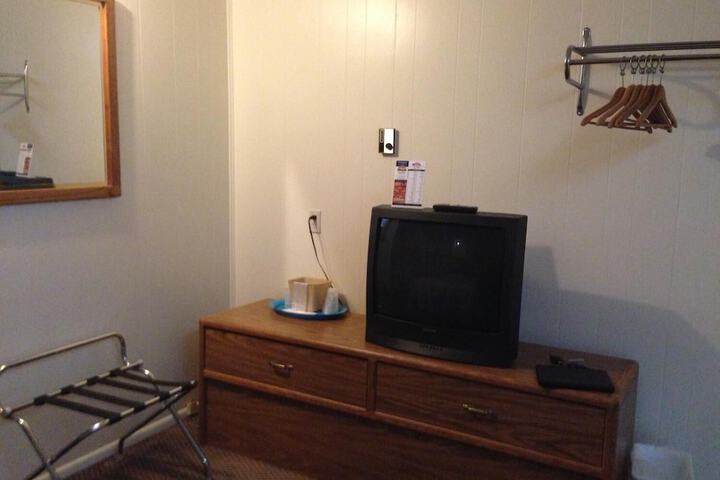 Room 9 of 24