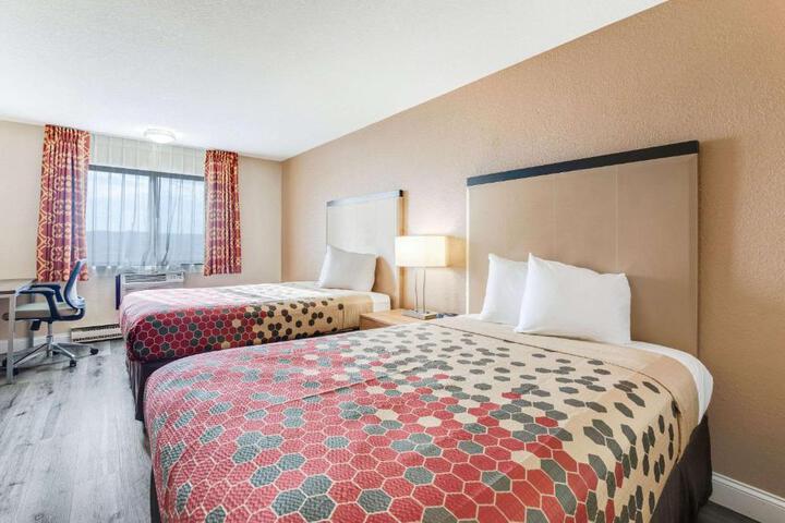 2 Double Beds (3 of 10)