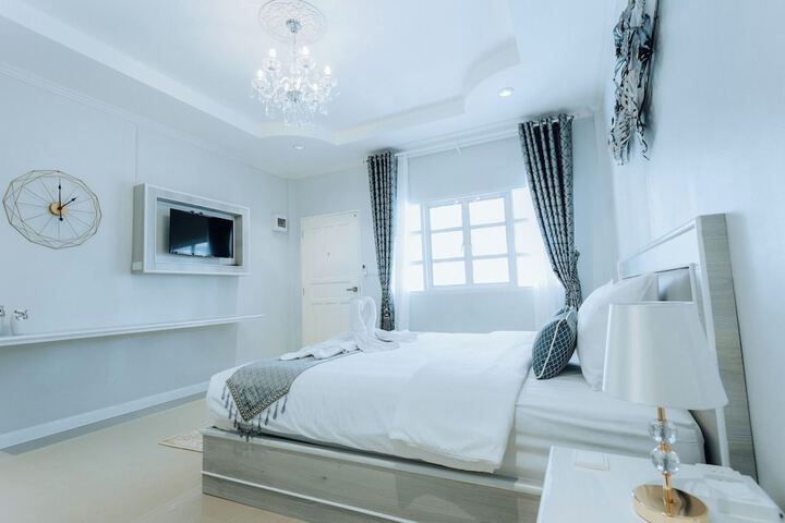 Room 14 of 97