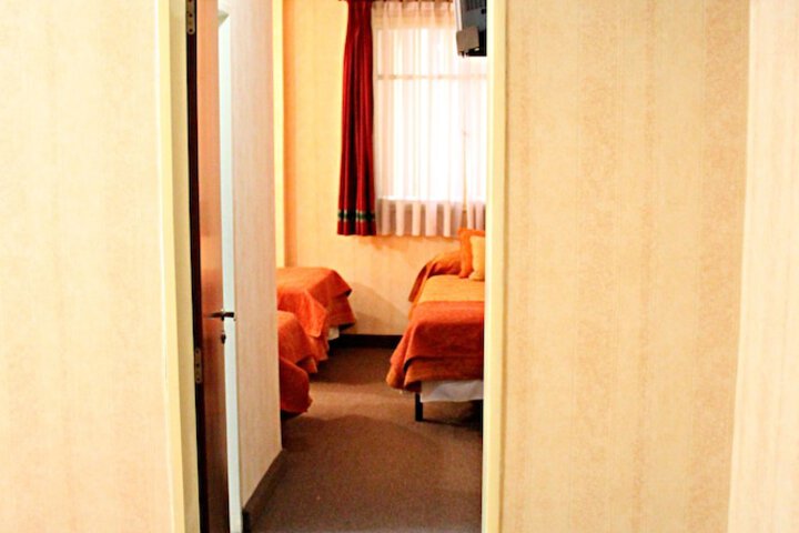 Room 16 of 37