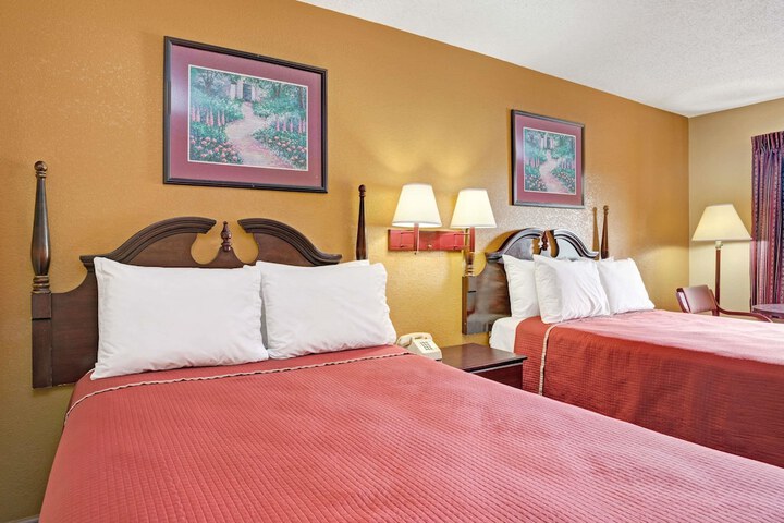 Double Accessible King Size Bed (6 of 8)