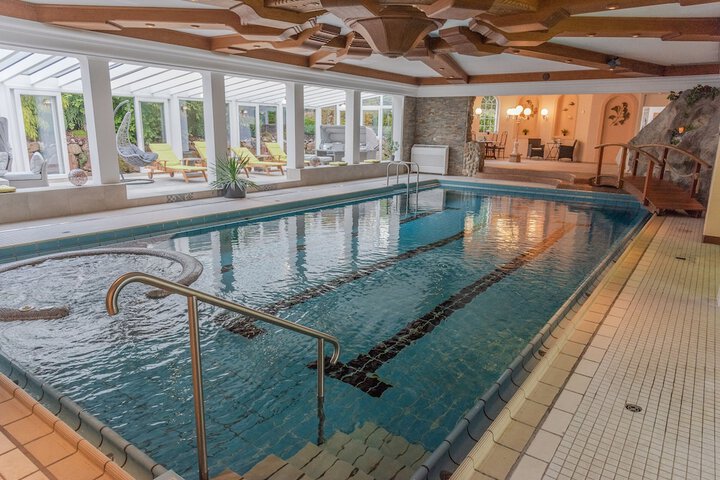 Pool 35 of 77