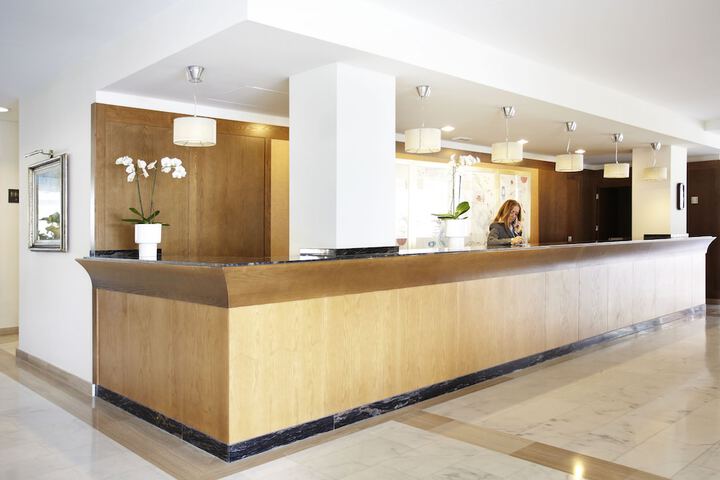 Entrance & Lobby