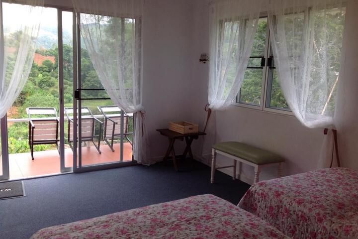 Room 2 of 7